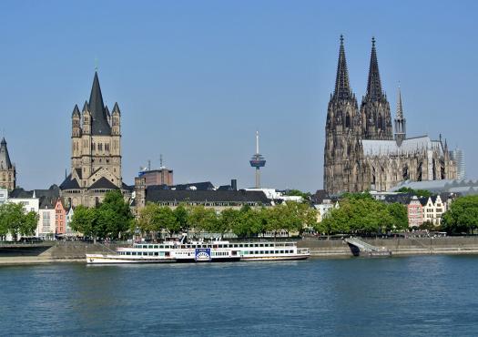 cologne-1281065_1920.jpg